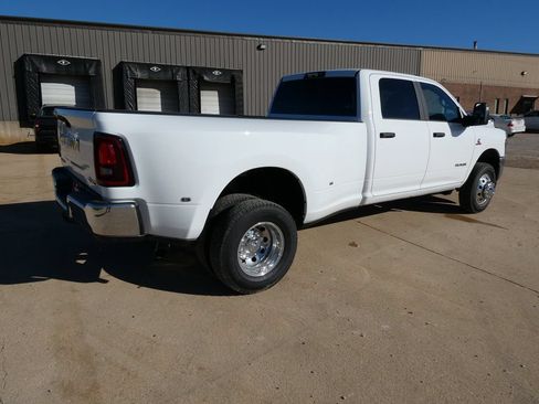 New 2026 RAM 3500 Big Horn AWD/4WD image 4
