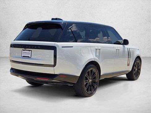 Used 2025 Land Rover Range Rover SE AWD/4WD image 5