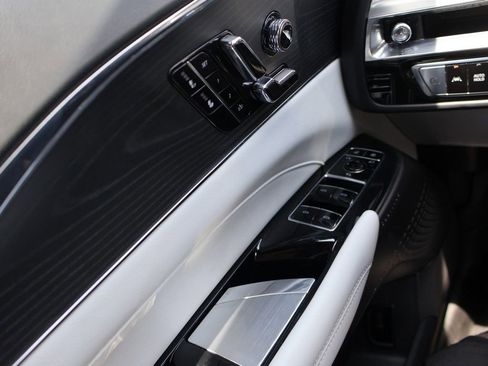 Used 2024 Cadillac Lyriq Sport RWD image 40