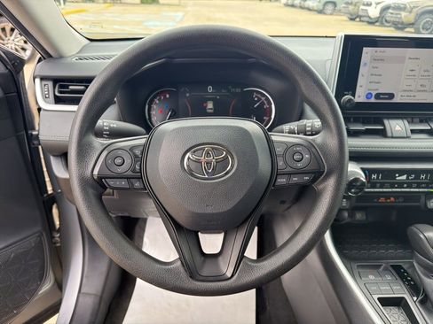 Used 2024 Toyota RAV4 XLE FWD image 13