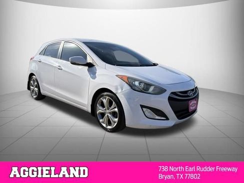 Used 2014 Hyundai Elantra GT w/ Option Group 02 FWD image 3