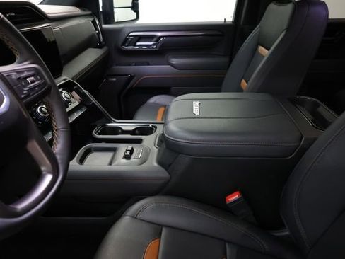 Used 2025 GMC Sierra 2500 AT4 w/ AT4 Premium Plus Package AWD/4WD image 91
