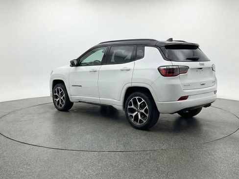 Used 2025 Jeep Compass Limited image 6