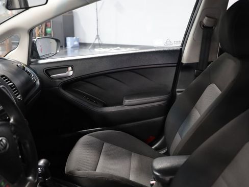 Used 2018 Kia Forte LX image 14