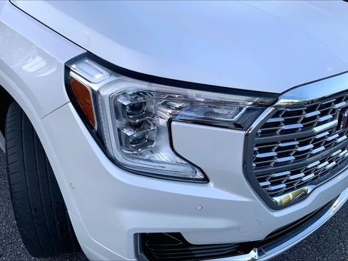 Used 2022 GMC Terrain Denali w/ Denali Premium Package image 25
