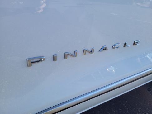 New 2026 Chrysler Pacifica Pinnacle image 28