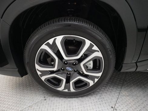 Certified 2024 Subaru Ascent Limited w/ Technology Package image 28