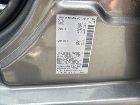 Used 2025 Nissan Altima 2.5 SV FWD image 28