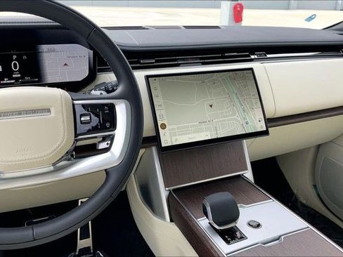 New 2026 Land Rover Range Rover SE image 6