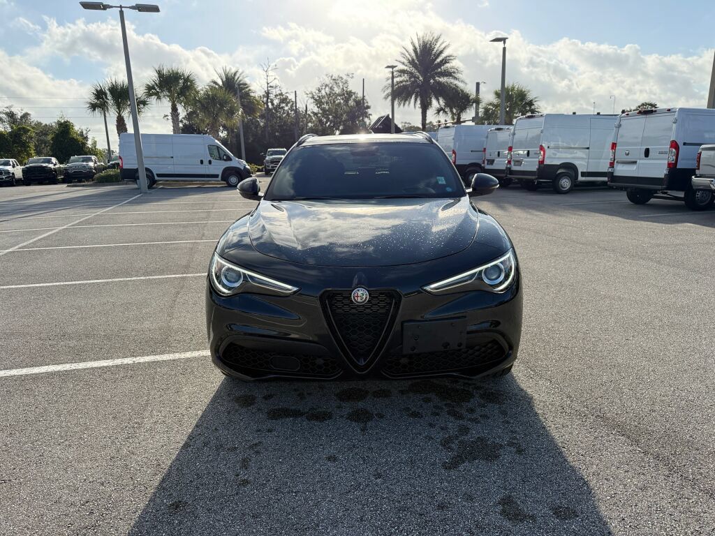 Used 2023 Alfa Romeo Stelvio Veloce AWD/4WD image 8