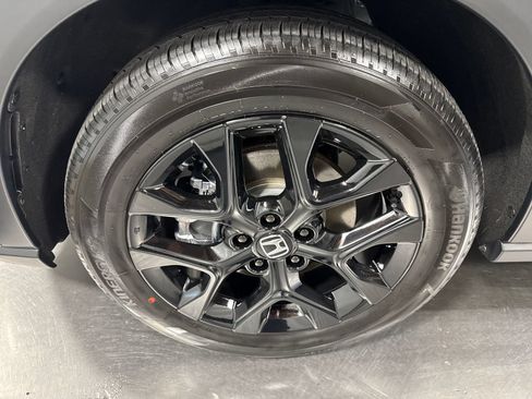Used 2025 Honda HR-V Sport image 2