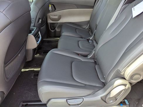 New 2026 Kia Carnival SX FWD image 17