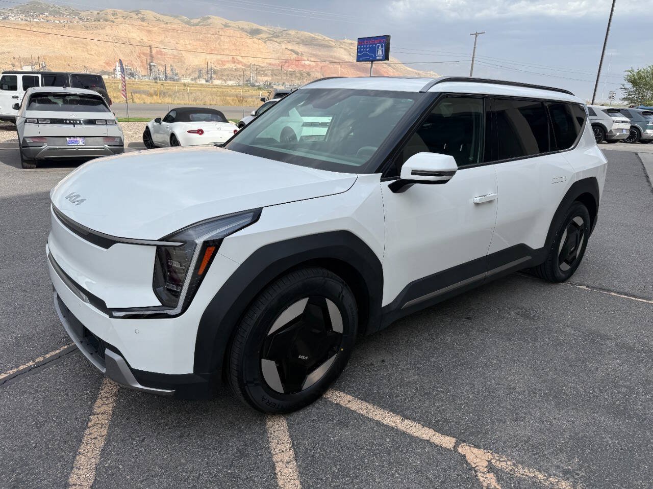 Used 2024 Kia EV9 Wind AWD/4WD image 2