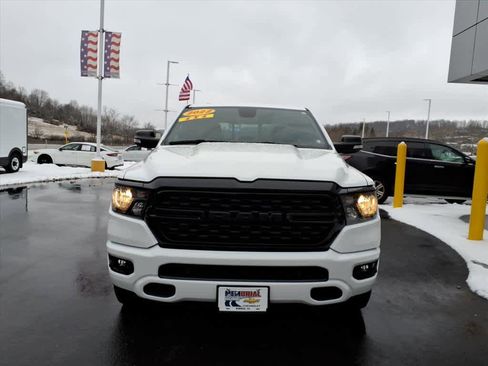 Used 2022 RAM 1500 Big Horn w/ Night Edition image 2