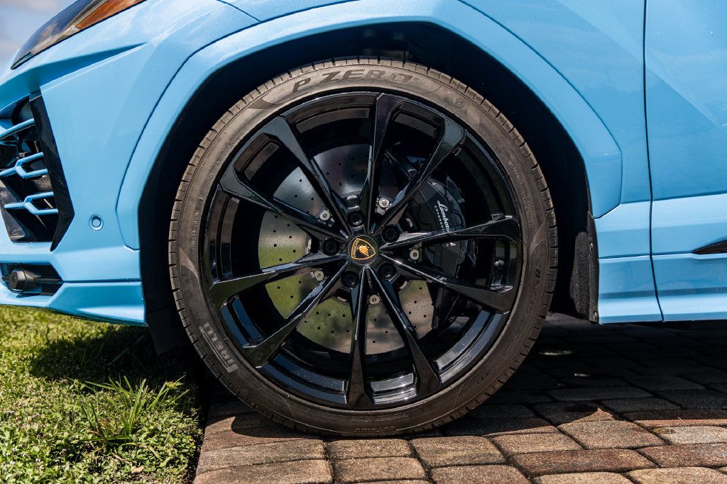 Used 2022 Lamborghini Urus AWD/4WD image 15