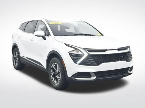 Used 2025 Kia Sportage LX AWD/4WD image 3