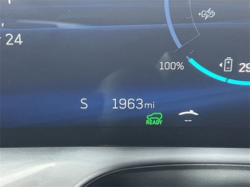 Used 2026 Cadillac Vistiq Luxury image 12