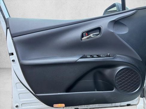 Used 2021 Toyota Prius Prime Limited FWD image 9