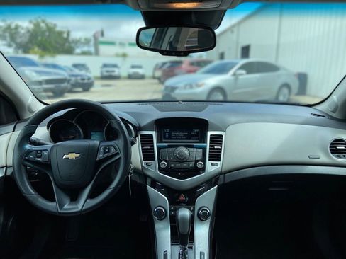 Used 2015 Chevrolet Cruze LS FWD image 23