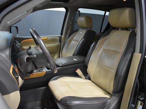 Used 2014 Nissan Armada Platinum w/ Platinum Reserve Package image 5