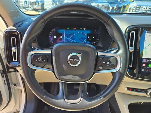 Used 2023 Volvo XC40 B5 Plus AWD/4WD image 18