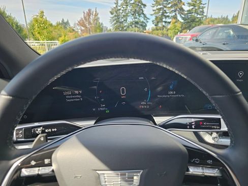 Certified 2024 Cadillac Lyriq Luxury AWD/4WD image 27