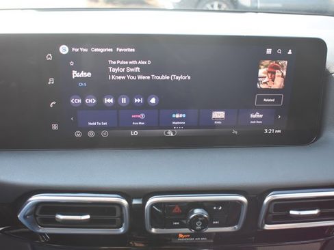 New 2026 Nissan Sentra SR w/ Floor Mat Package image 22