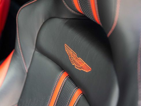 Used 2019 Aston Martin V8 Vantage Coupe RWD image 41