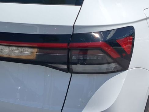 Used 2025 Volkswagen Taos S image 8