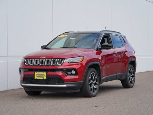 Used 2025 Jeep Compass Limited AWD/4WD image 7