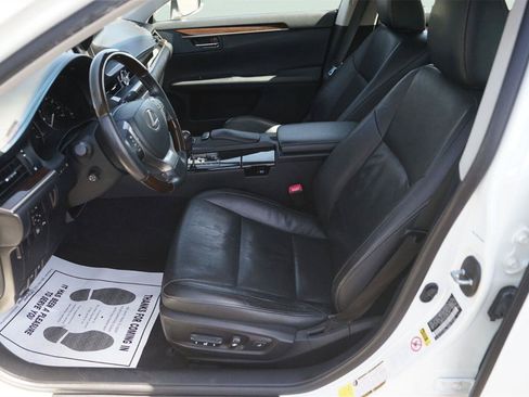 Used 2014 Lexus ES 350 w/ Luxury Package FWD image 9