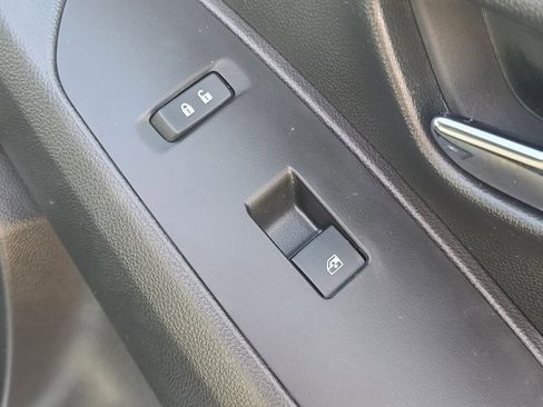 Used 2022 Chevrolet Trax LS w/ Tint and Cruise Package image 21