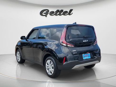 Used 2025 Kia Soul LX FWD image 7