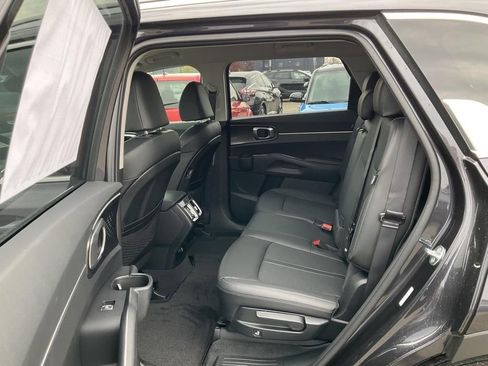 Certified 2025 Kia Sorento S image 21