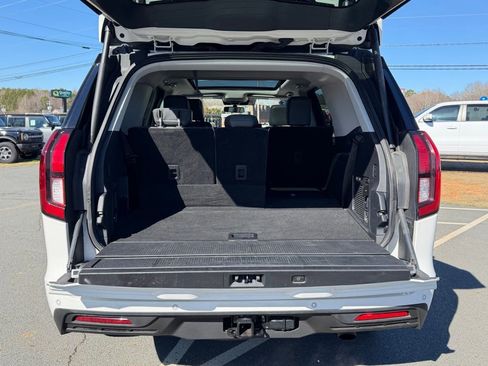 Used 2025 Ford Expedition Active image 7