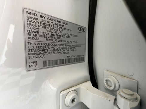 Used 2021 Audi Q8 Premium Plus w/ Premium Plus Package image 17