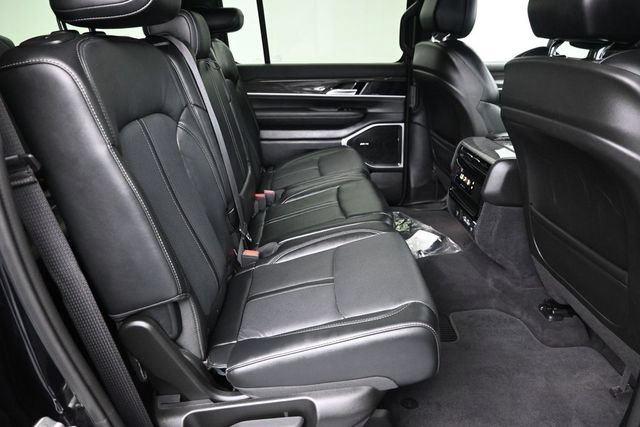 Used 2022 Jeep Wagoneer Series II AWD/4WD image 14