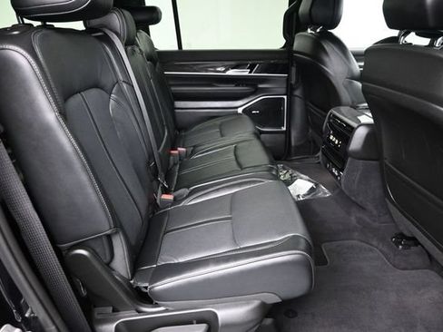 Used 2022 Jeep Wagoneer Series II AWD/4WD image 14