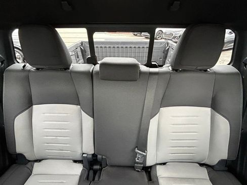 Used 2025 Toyota Tacoma TRD Sport w/ TRD Sport Upgrade Package image 14