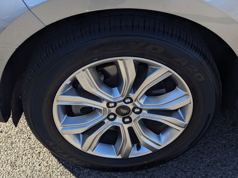 Certified 2024 Ford Edge Titanium image 7