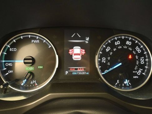 Used 2019 Toyota RAV4 LE w/ Carpet Mat Package AWD/4WD image 30
