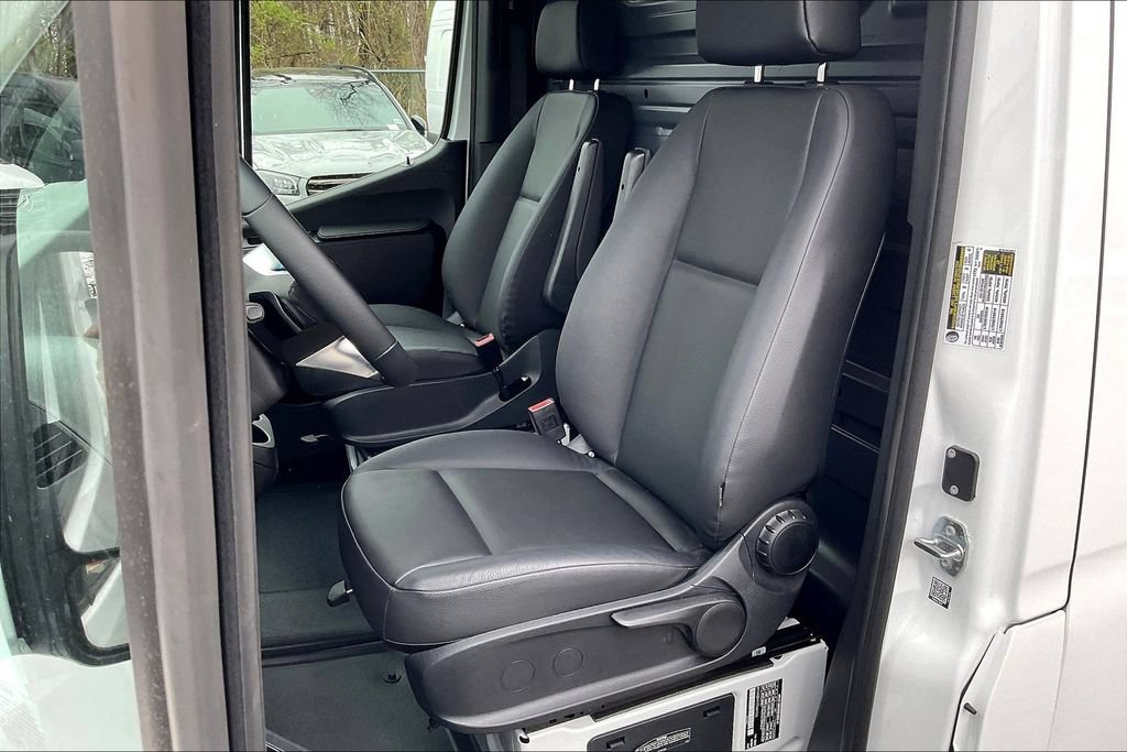 Used 2026 Mercedes-Benz Sprinter 2500 image 16