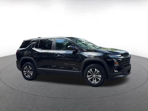 Used 2025 Chevrolet Equinox LT FWD image 2