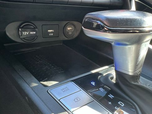 Used 2023 Hyundai Elantra Limited image 41