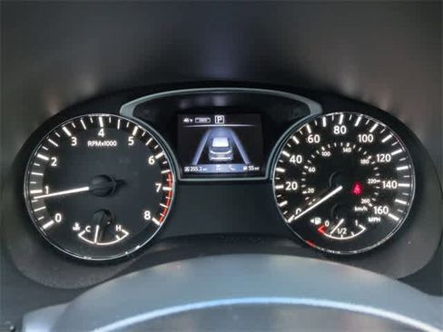 Used 2017 Nissan Pathfinder Platinum w/ Family Entertainment Package image 36