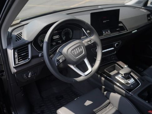 Used 2024 Audi Q5 e Premium Plus w/ Premium Plus Package AWD/4WD image 9