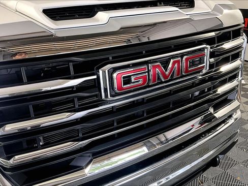 Certified 2025 GMC Sierra 3500 SLE w/ SLE Value Package AWD/4WD image 29