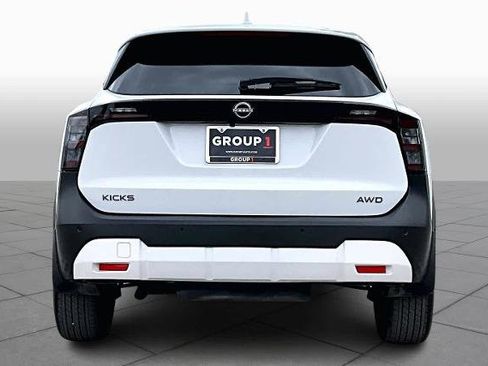 Certified 2025 Nissan Kicks SV AWD/4WD image 5