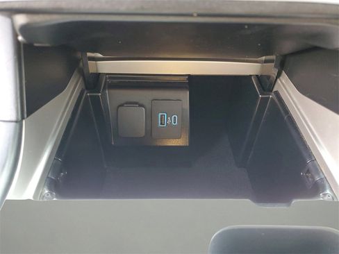 Certified 2022 Ford Explorer XLT image 29