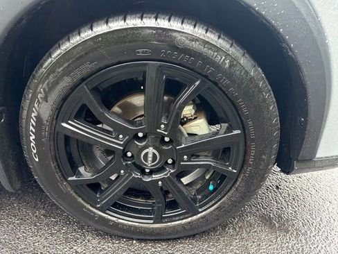 Used 2024 Nissan Kicks SR w/ SR Premium Package FWD image 9